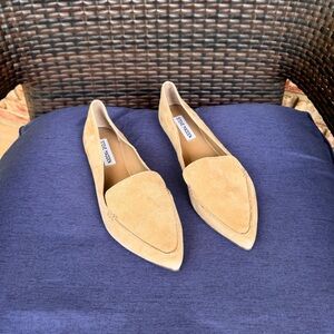 Steve Madden Tan Suede Feather Loafers